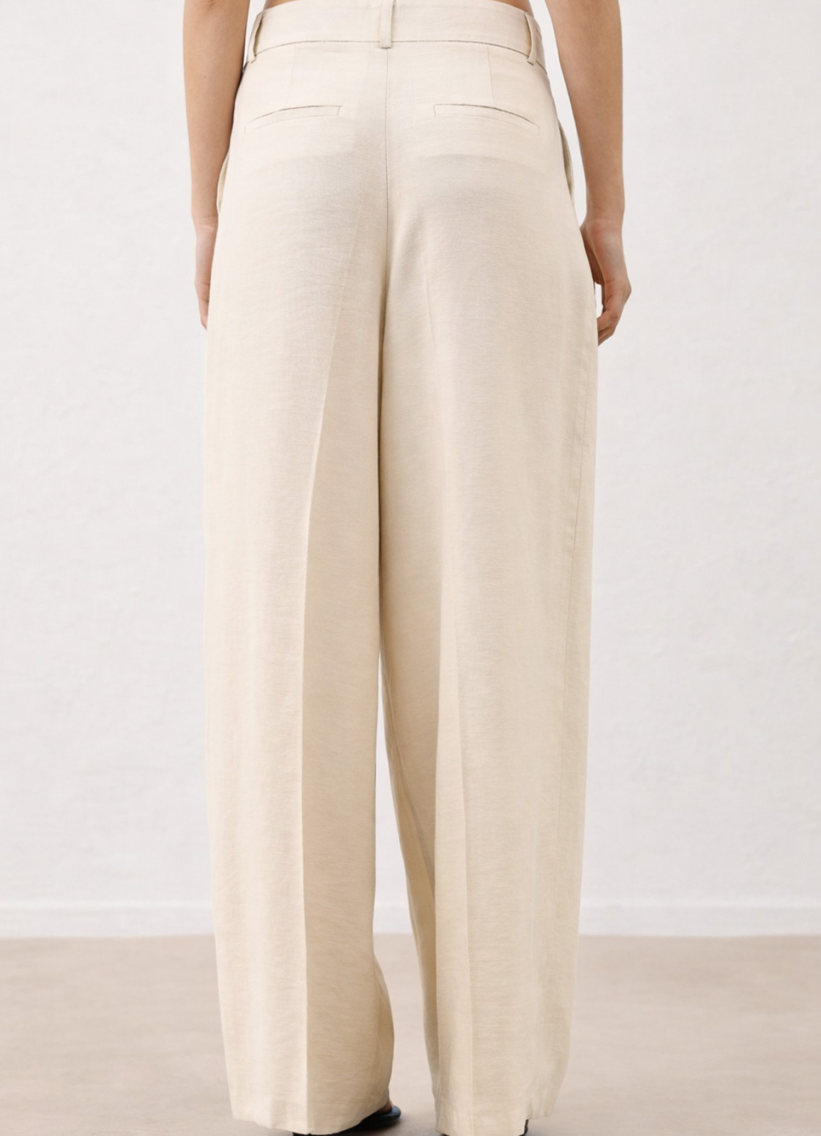 Bej Renk Lyocell Karışımlı Pileli Palazzo Pantolon - 4