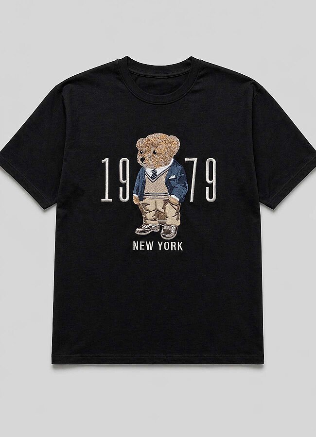 Siyah Renk Pamuklu Nakışlı Tişört