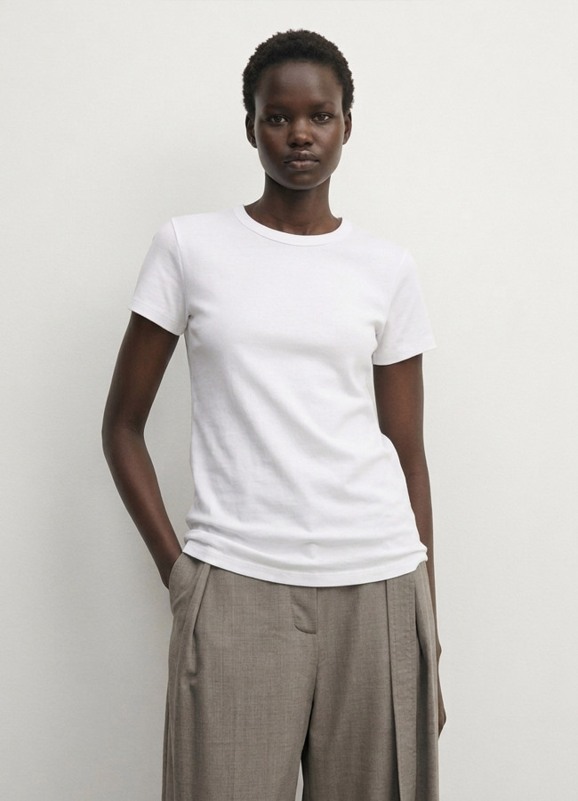 Ekru Renk Pamuk Karışımlı Tişört